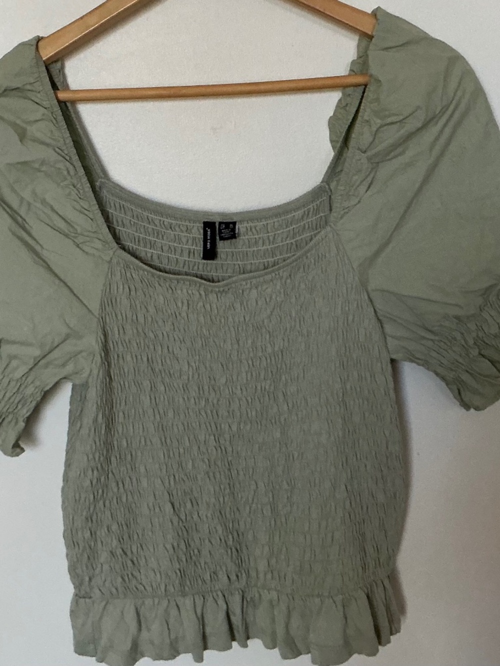 Vero Moda Olive Green Boho-Style Blouse with puff sleeves. Size XL.